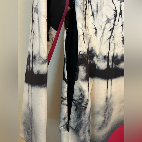 Marcbor Dress. Abstract Tree Design . Size 8 but FITS PETITE - Picture 6 of 9